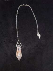 Péndulo Orgón de Cuarzo Cristal y Cobre con Cadena y Ala Angelical
